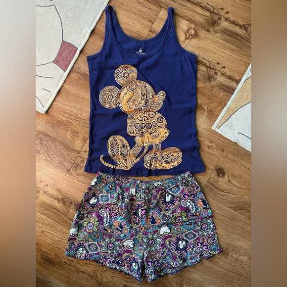 Disney Parks Women’s Mickey Paisley Sleepwear Set. Size medium - Picture 1 of 8